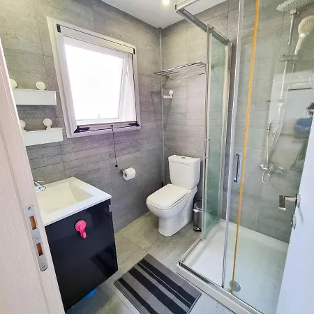 Seaside Elegance Retreat דירה *