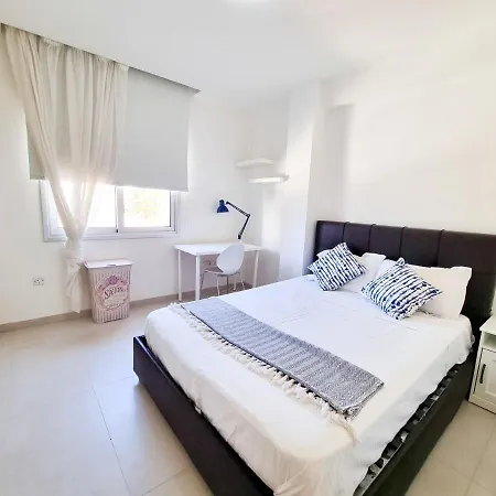 דירה Seaside Elegance Retreat