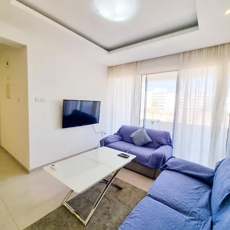 Seaside Elegance Retreat Appartement Larnaca