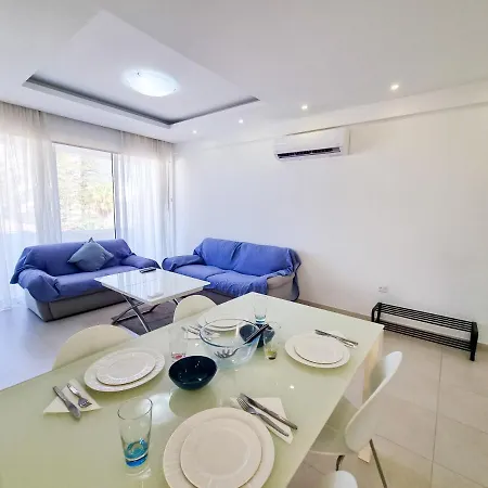 Seaside Elegance Retreat ラルナカ